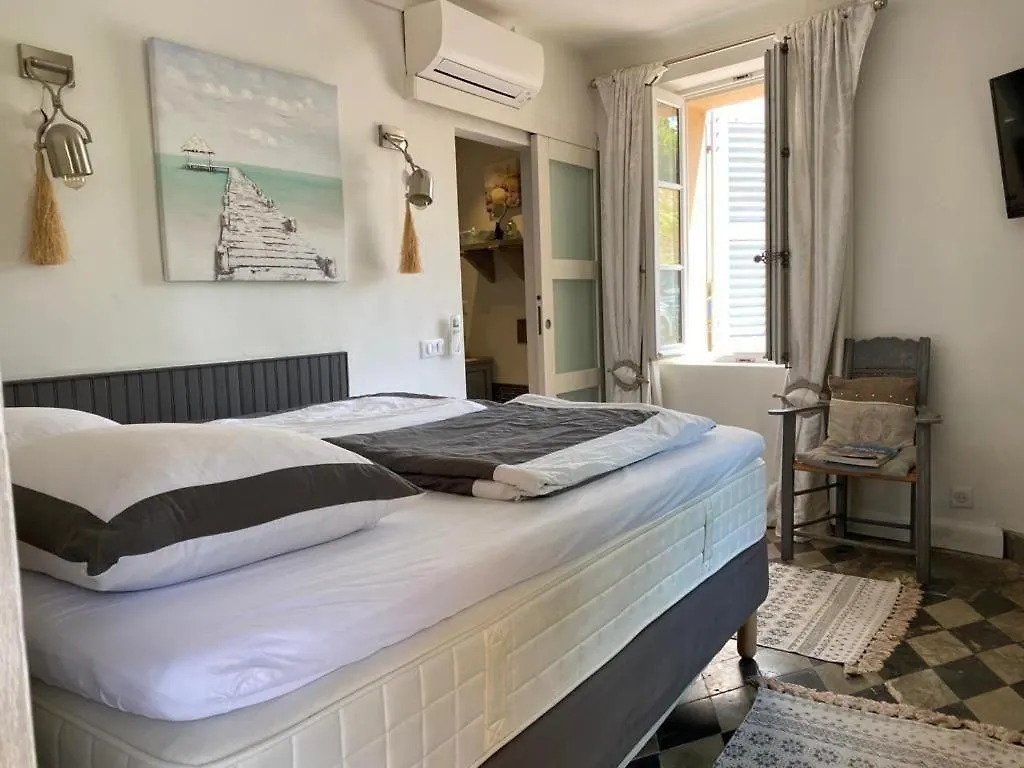 Maison d'hôtes Charming Fisher House On The Beach And In The Heart Of Saint Tropez