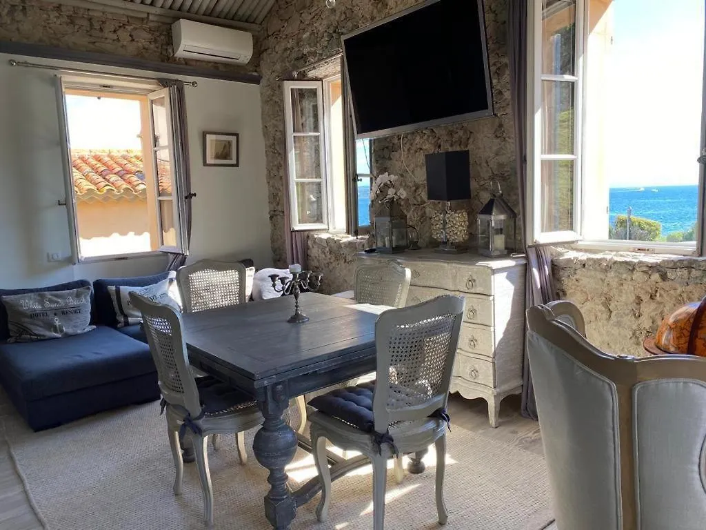 Charming Fisher House On The Beach And In The Heart Of Saint Tropez 0*, Saint-Tropez